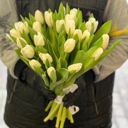 Букеты белых тюльпанов на 8 марта - купить с доставкой в по Озерам